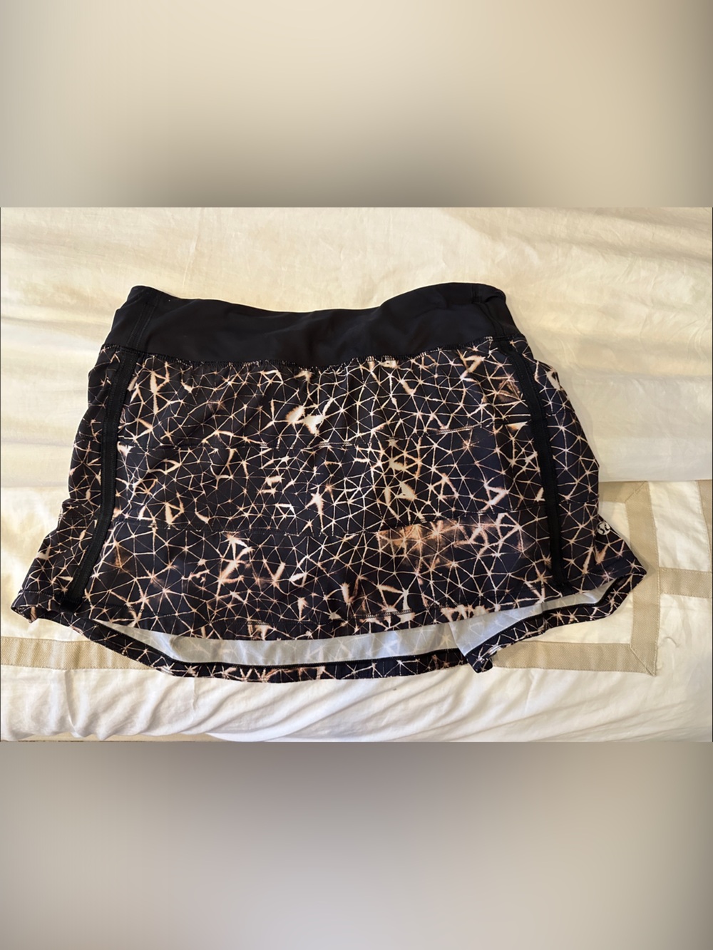 Lululemon pace rival skort